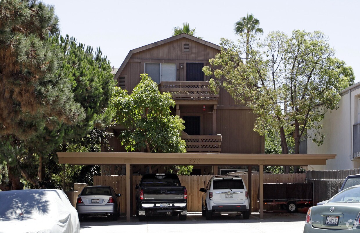 Primary Photo - 393 Oak Ave