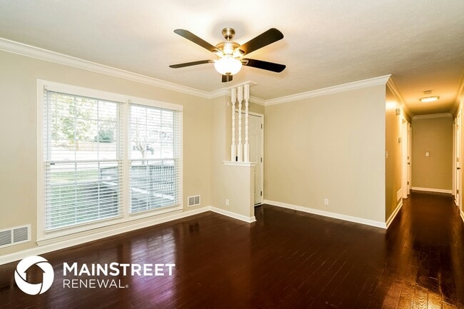 Building Photo - 10900 Oak Harbor Dr