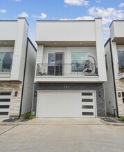 Building Photo - 707 Apogee Trl