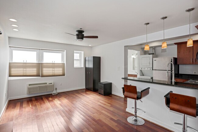 Building Photo - 1512 Marion St NW