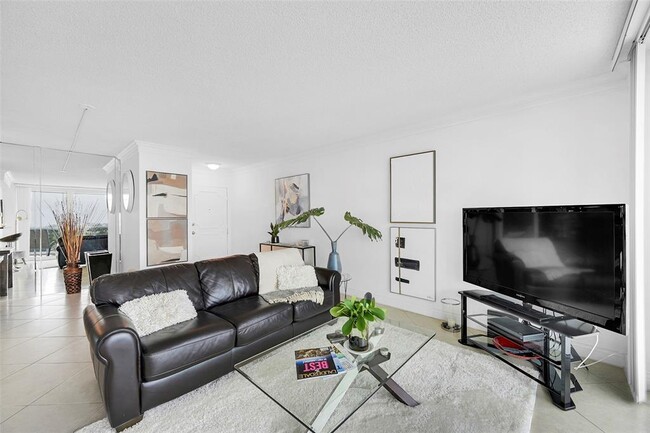 Foto del edificio - 2715 N Ocean Blvd