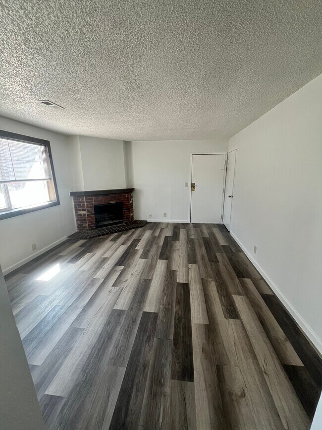 Sala de estar - 3608 Huntington Ave
