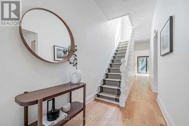 Photo du bâtiment - 145 Claremont St