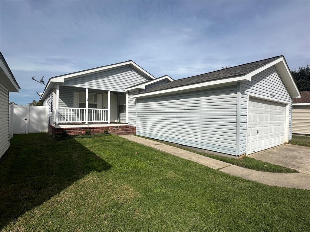 Foto principal - 10222 Elderberry Park Ln