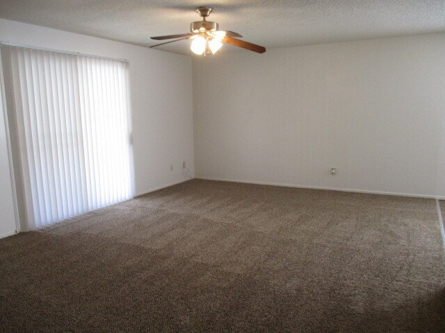 Foto del edificio - SW Visalia Home coming soon!!