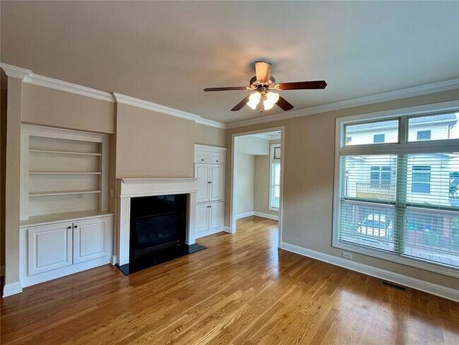 Building Photo - 4842 Carre Way