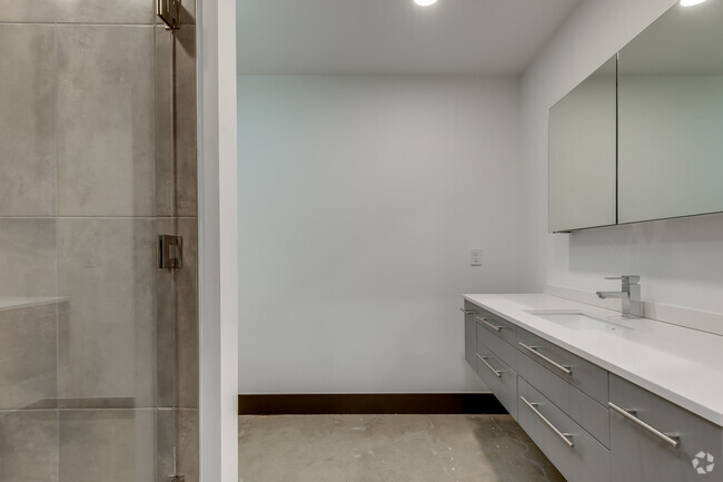 Modern Shower - Vandever Lofts