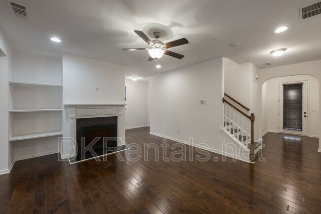 Building Photo - 2341 Attewood Dr