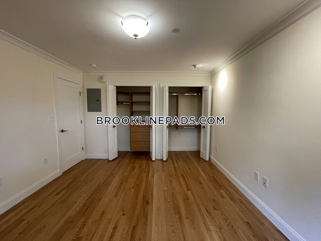Foto del edificio - 1443 Beacon St