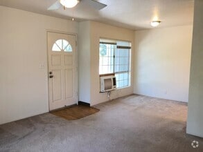 Building Photo - 429 Mananai Pl