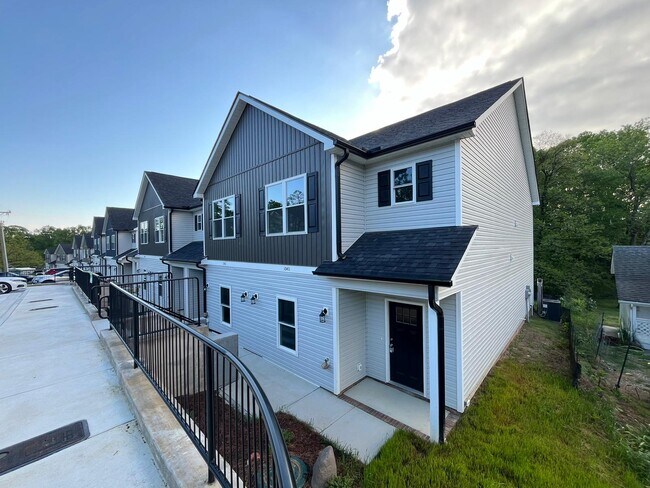 Foto del edificio - 1040 McLain Rd