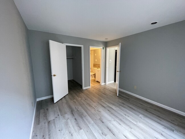Building Photo - Morganford Plaza Apartments