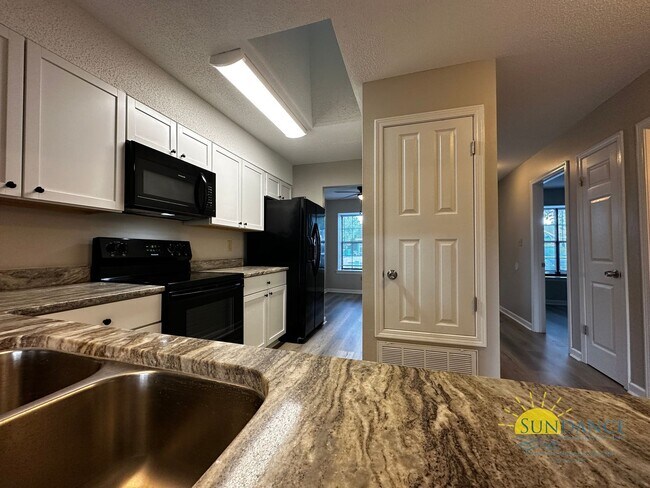 Foto del edificio - Magnificent 2 Bedroom Townhouse in Fort Wa...