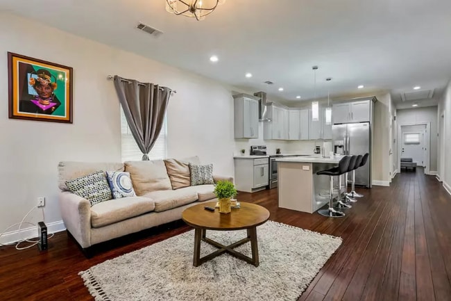 Foto del edificio - 1300 St Bernard Ave