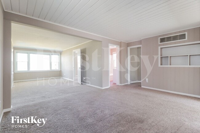 Building Photo - 446 Barron St