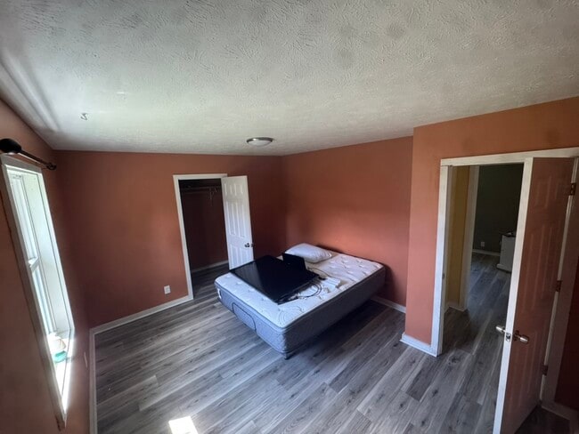Building Photo - 12979 Roughys Dr