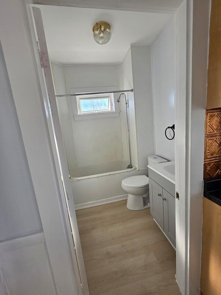 Building Photo - 850 County St