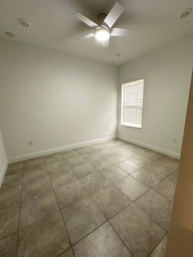 Building Photo - For Rent: Spacious 4-Bedroom Home with Mod...