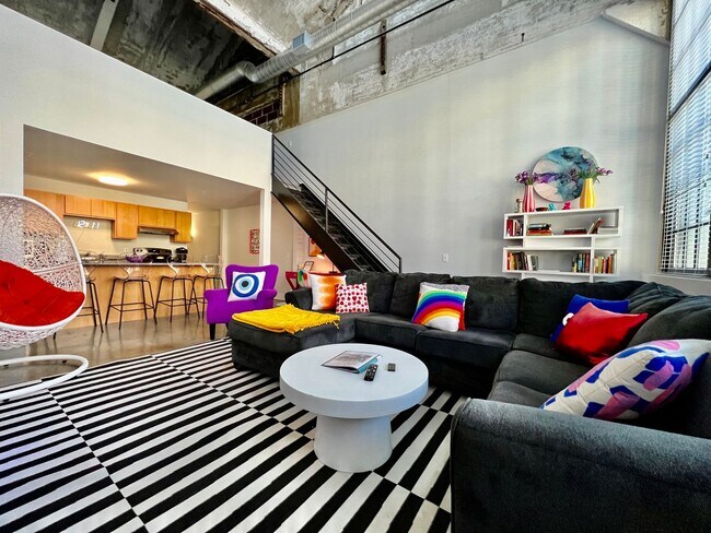 Foto del edificio - ?Kings Island Loft w/ Brewery, River, Bike trails?