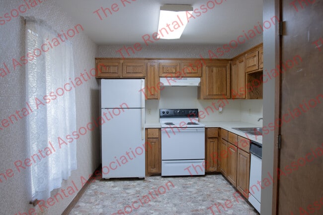 Building Photo - 1047 Sanders Ln