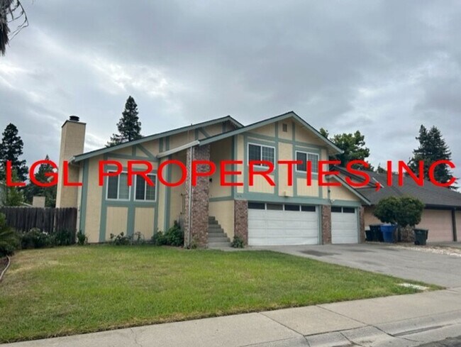 Foto del edificio - 1470 Pebblewood Dr