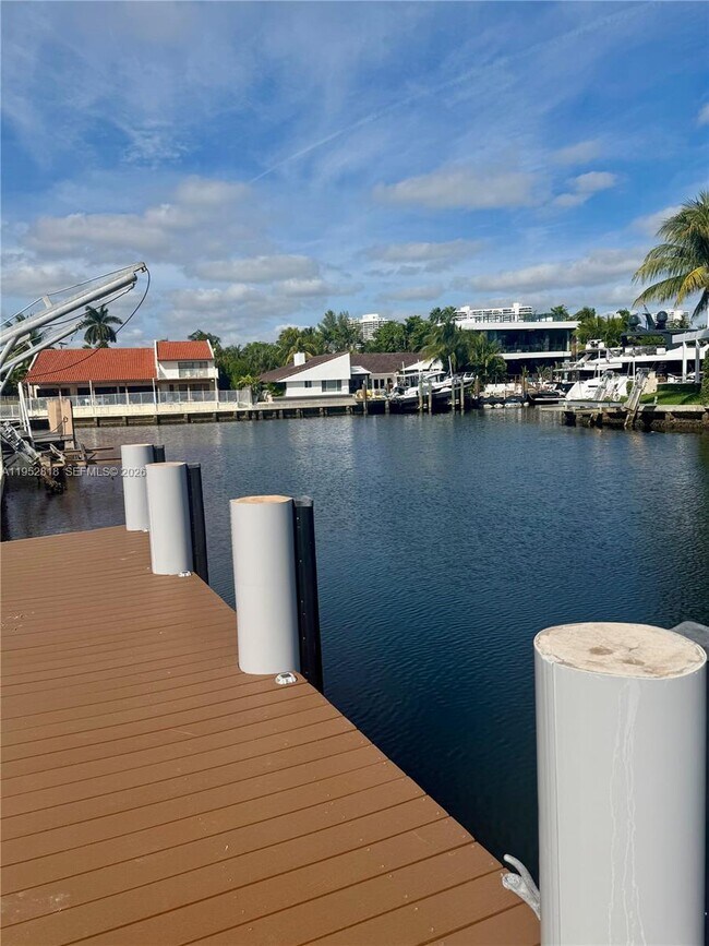 Foto del edificio - 16453 NE 33rd Ave