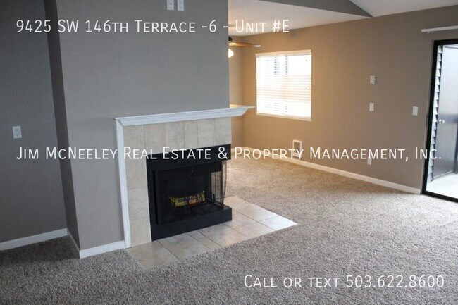 Building Photo - Available Now! Second-level condo In Murra...