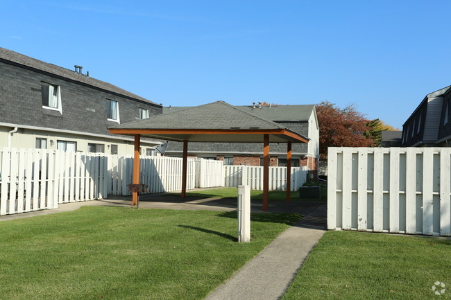 Building Photo - Central Square Apartments