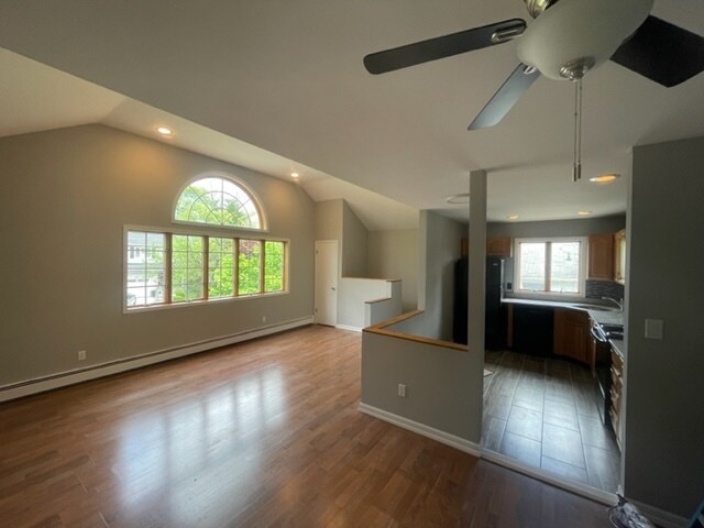 Living room - 216 Bellerose Ave