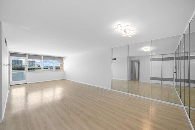 Foto del edificio - 250 174th St