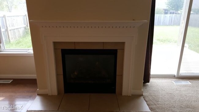 Building Photo - 3 br, 2 bath Condo - 4402 University Dr