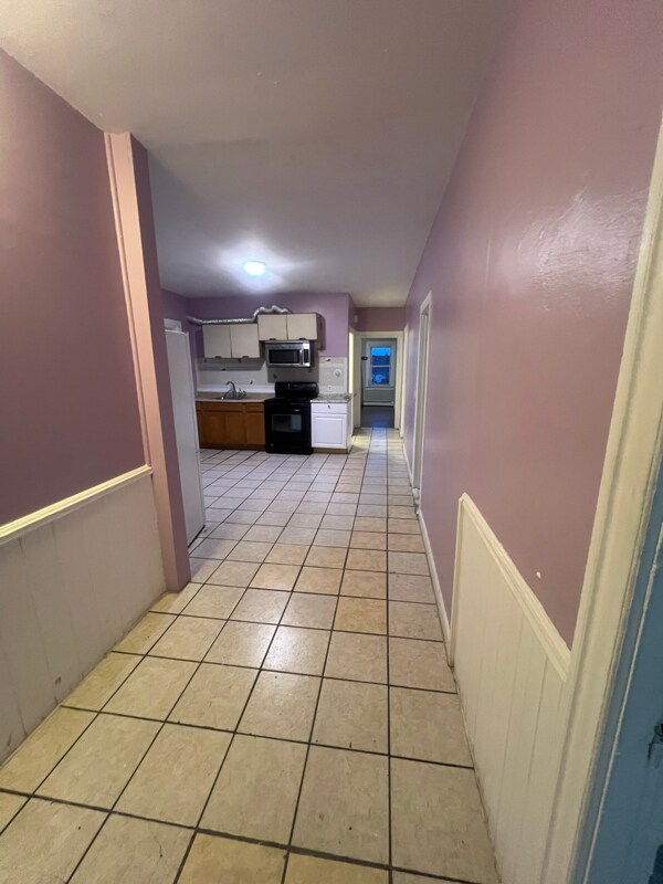 Building Photo - 827 Atwells Ave