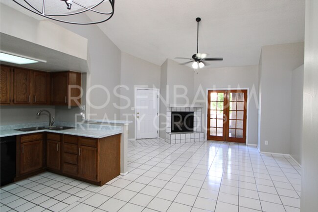 Foto del edificio - Cute and cozy 2-beds, 2-baths upstairs con...