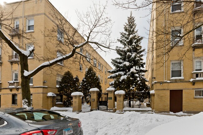 Foto del edificio - 6536 N Lakewood Ave
