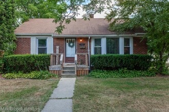 Building Photo - 1997 Henrietta St