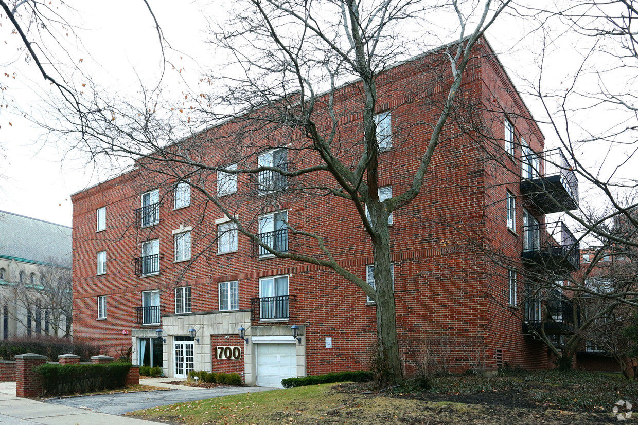 Building - Hinman Avenue Apartments