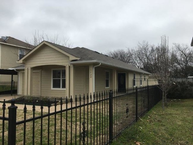 Building Photo - 1720 Red Cloud Dr
