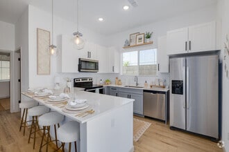 2BR, 2BA - 1,012SF - Kitchen - Bungalows on Sarival
