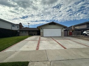 Building Photo - 3071 Platte Dr