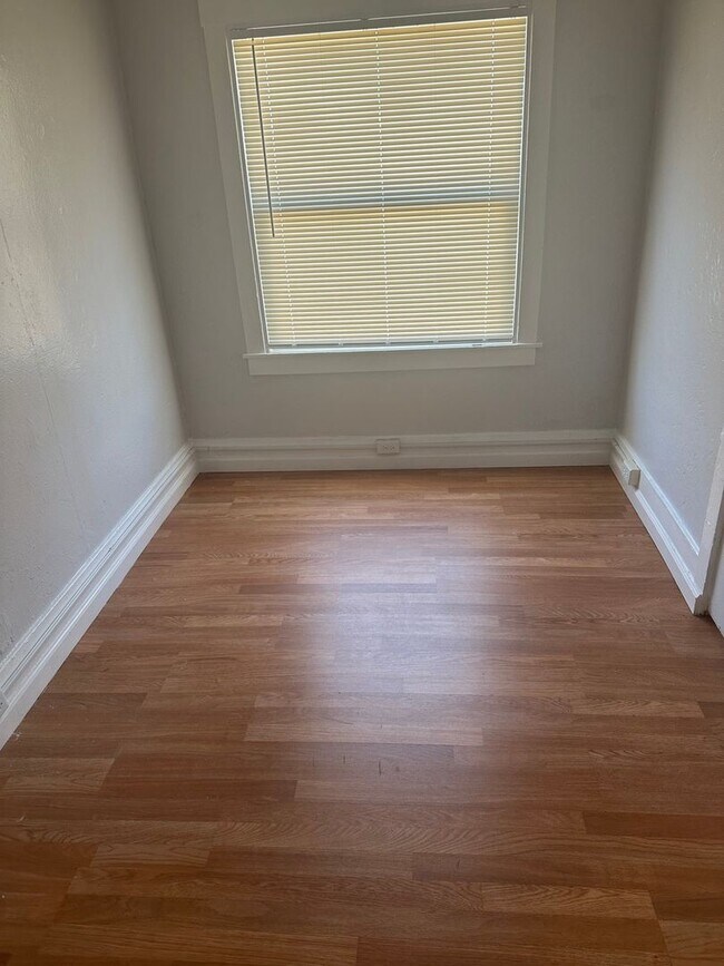 Foto del edificio - 2 Bedroom Single Family Apartments in Oakland