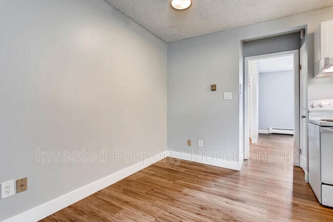 Building Photo - 5995 E Iliff Ave