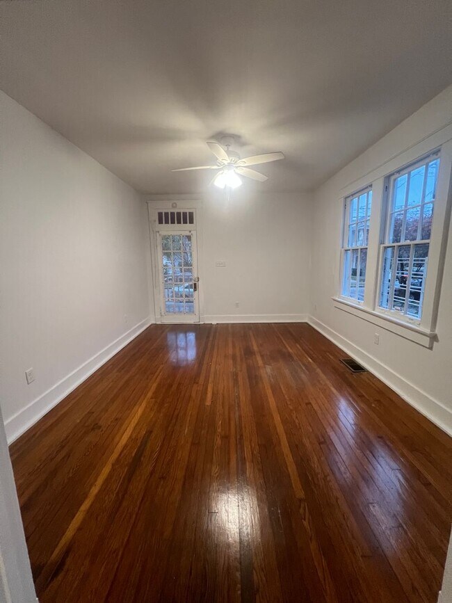 Foto del edificio - 2207-2207 Broadway St