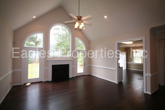 Building Photo - 411 Hunters Creek Dr