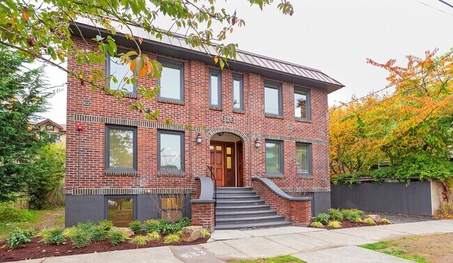 Building Photo - 616 N 48th St