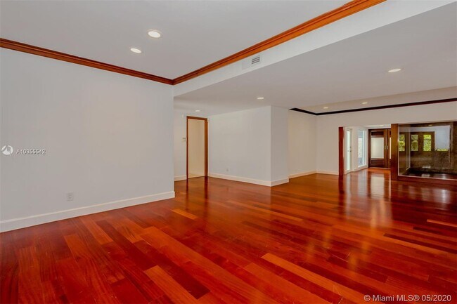 Building Photo - 6800 SW 115th St