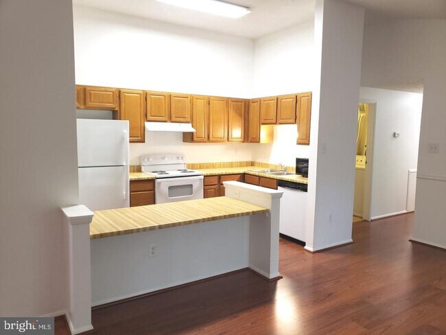 Building Photo - 12209 Peach Crest Dr