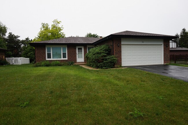 Building Photo - 926 Cherry Drive