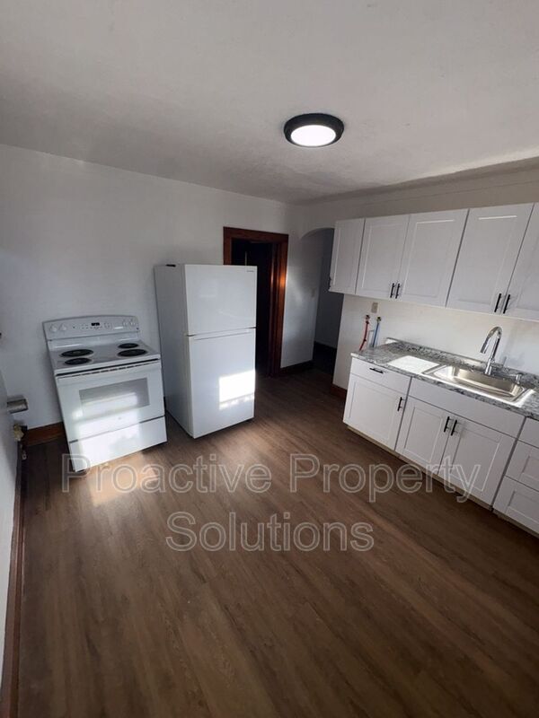 Building Photo - 532 Alder St