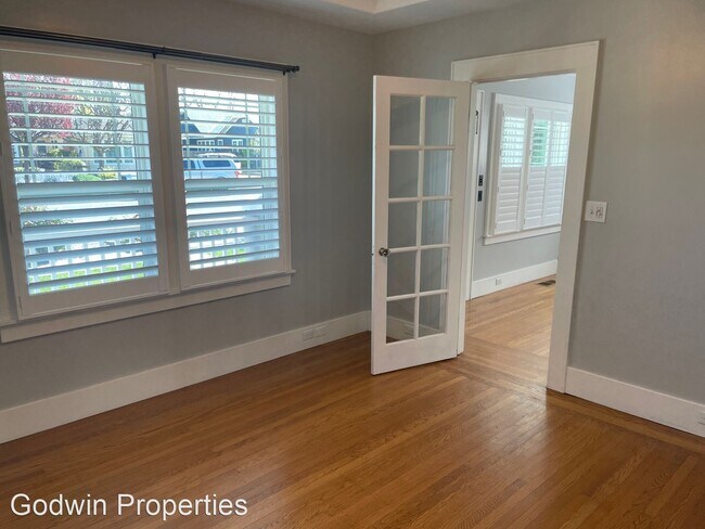Building Photo - 4 br, 3 bath House - 627 L St