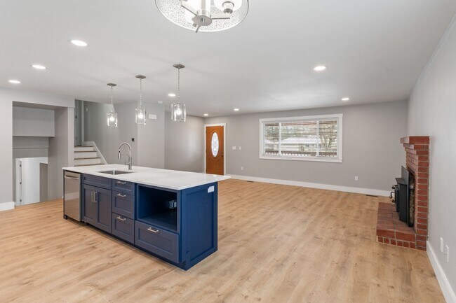 Foto del edificio - Stunning 5-Bedroom Home on Nearly 1 Acre – Fully Fenced w/ Treehouse | Indian Meadows | Coeur d’A...